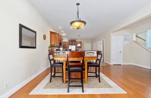 Norfolk Casa | 2 mins away from the beach.