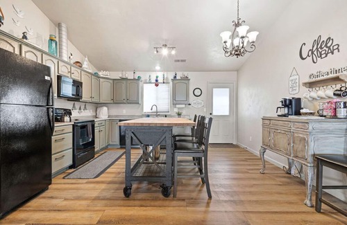Crescent City Casa | 2 minutes to the beach!