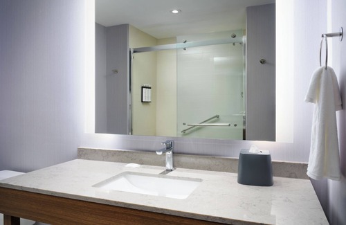 Melbourne Hotel | 2 Modern Rooms w/ Sofa bed Ideal for Family Stay | 10 Mins Drive to Downtown