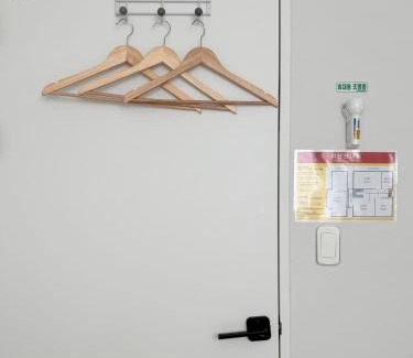 Sinchon-dong Apartamento | #2 NEW open 신축건물 엘리베이터 짐보관 홍대입구역 도보5분 마포구 쇼핑