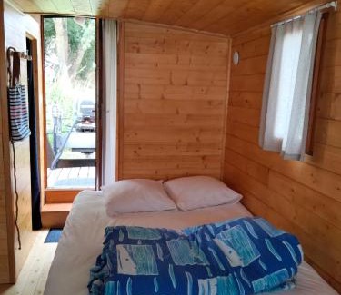 Cheffes Alquiler De Eote | 2-person gîte on Laïta boat