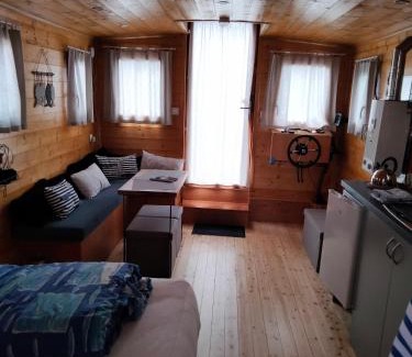 Cheffes Alquiler De Eote | 2-person gîte on Laïta boat