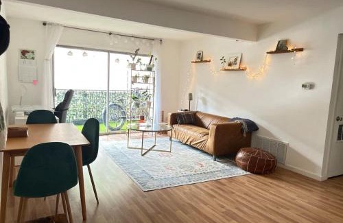 Tarrytown Apartamento | 2 Private Bedroom in a Shared 3 Bedroom Condominum