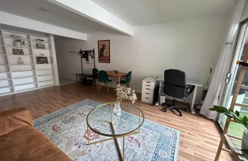 Tarrytown Apartamento | 2 Private Bedroom in a Shared 3 Bedroom Condominum
