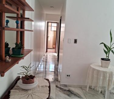 Algodoal Apartamento | 2 qrtos 1quadra da PRAIA DO FORTE com GARAGEM, Varanda, elevador, frente rua com vista livre
