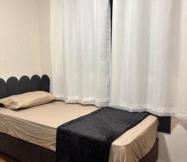 Maringa Apartamento | 2 Quartos c Ar, Wi-Fi e conforto perto de tudo