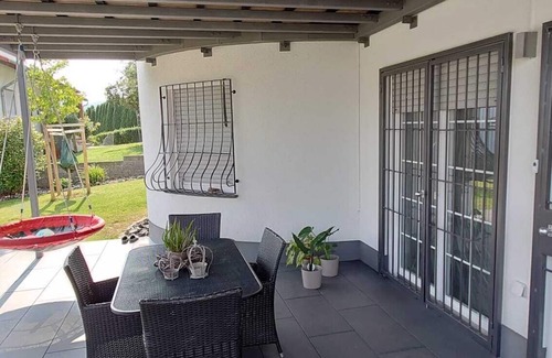 Merxheim Apartamento | 2-room apartment in an idyllic near-by region completely renovated