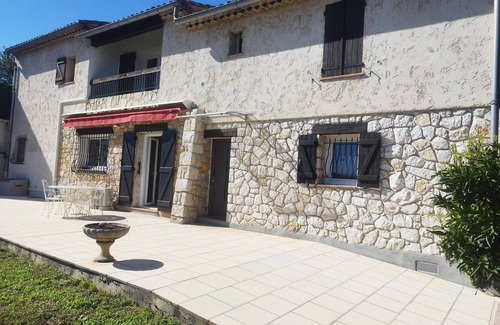 Gattieres Apartamento | 2 rooms, garden level in Provencal villa