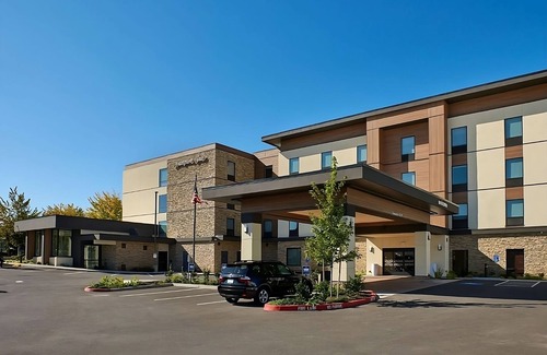 Sherwood - Tualatin North Hotel | 2 Spacious Rooms w/Indoor Pool, Minutes to Hiking & Dining