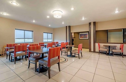 Warren Hotel | Hotel de 3 estrellas ∙ Comfort Inn Warren I-69