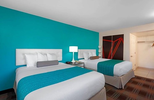 Mission Valley West Hotel | Hotel de 2 estrellas ∙ Howard Johnson by Wyndham San Diego Hotel Circle