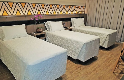 Foz do Iguacu Hotel | 2 Stay: Superior Triple Room w/3Twin Beds | Perfect for Friends or Small Group