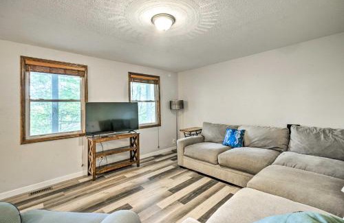 Howard Casa | 2-Story Apple Valley Home with Yard and Deck!