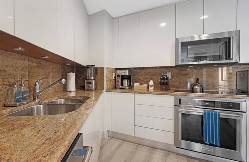 Brickell Hotel | 2-Story Brickell Penthouse Free Parking