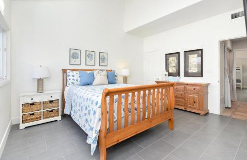 Santa Ana Heights Casa | 2 Story Oceanfront Patio and Ocean Views on 59th St