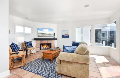 Santa Ana Heights Casa | 2 Story Oceanfront Patio and Ocean Views on 59th St