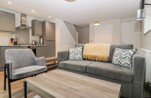 Cinderford Cabaña | 2 THE OLD SCHOOL, family friendly, with a garden in Ruspidge