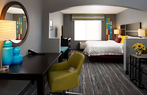 Glenwood Springs Hotel | 2 Units | Escape to Relaxing Stay near Hot Springs & Adventure Trails