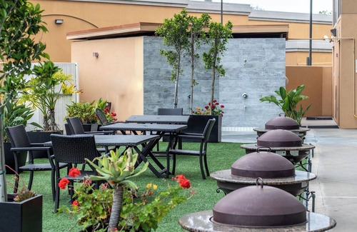 Anaheim Resort Casa | 2 Units - Resort-Style Stay Near Disneyland, OC Beaches & Anaheim Convention