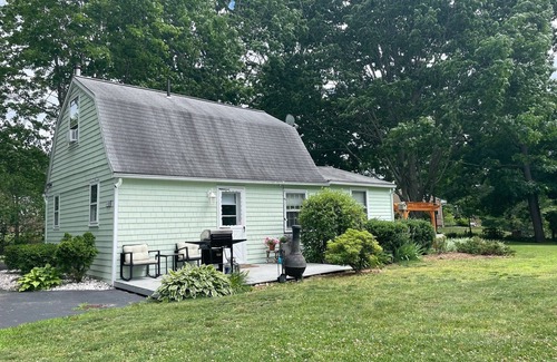 Central Waterford Casa | 2 Waterfront Houses | Sleeps 14 | Niantic River | Riverhouse Estate