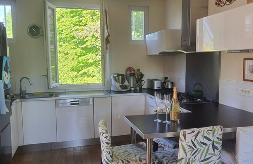 Le Vesinet Condominio | 20' from Paris and Versailles: house with garden in a green setting