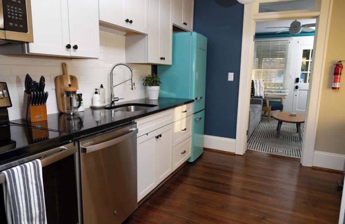 Roanoke Casa | 20-guest Historic Home Near Downtown|Walkable|Food