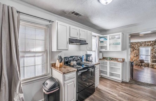 Ellendale Casa | 20 Minutes from Downtown - Blues City Retreat