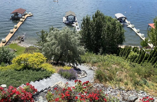 Central Okanagan Casa | 20% off month,Beach,Dock,golf green on LkOkanagan,5 bdr,large outdoor deck,patio