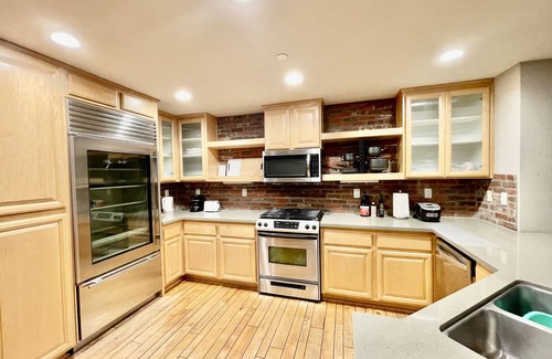 Chino Condominio | 20% OFF Monthly / Fully Furnished /Near School / Garage Parking / Safe Community