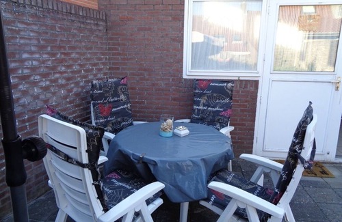 Westkapelle Apartamento | 200 m from the sea, directly on the lake with hiking trail and small wooded area.