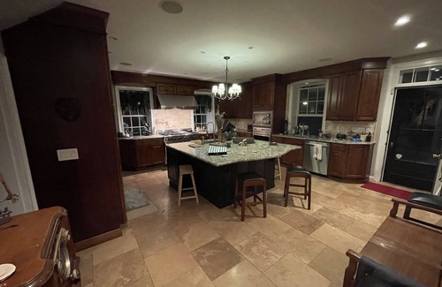 Buckingham Lake - Crestwood Otro | 200 yr old Historic Farmhouse in Walkable City Neighborhood - 35 min to Saratoga