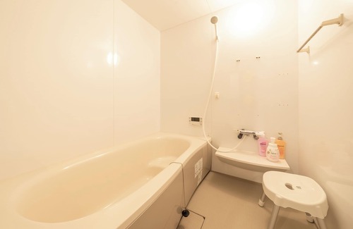 Kaizuka Complejo | 200sqm/old folk house/12ppl/6 min walk from the Sta./2Parking spaces/Bike rental