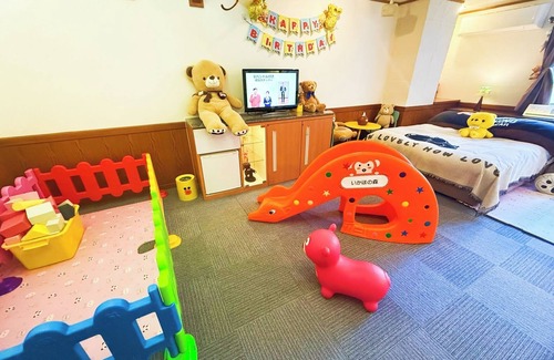 Yoshioka Hotel | Kids Room ParentChild Crafts Making Plastic Boa / Kitagunmagun Gunma