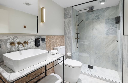 Surry Hills Hotel | 202 Elizabeth