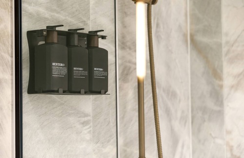 Surry Hills Hotel | 202 Elizabeth