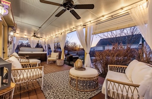 Shelbyville Cabaña | 2025 KY Derby 30 min Away ~ Bourbon Trail ~ Hot Tub