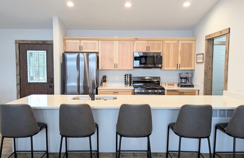 New Lisbon Casa | 2025 Special! Private Beach; Garage Bar; Near WI Dells; King Beds, Massage Chair