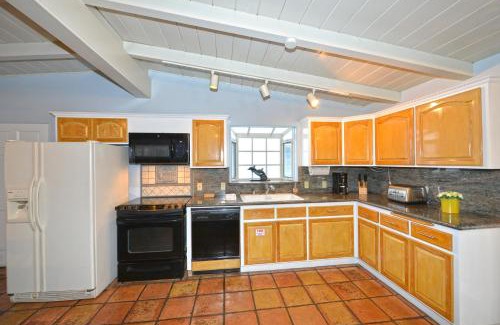 Avalon Casa | 211CLU 211 Claressa - Up