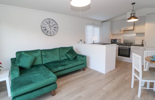 Tunstall Cabaña | 22 BADGERS RETREAT, pet friendly in Catterick, North Yorkshire