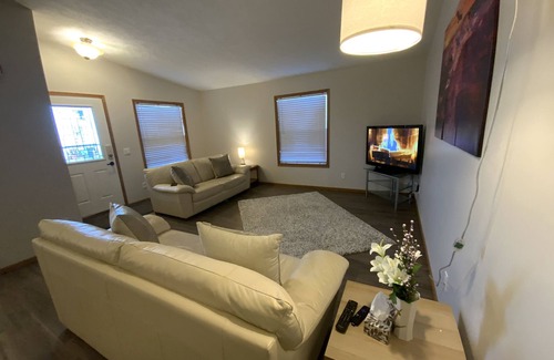 Three Hills Casa | 22 Cherry Lane SE Suite C 2 Bedroom 1 Bath Sleeps 10, Main Floor, Three Hills