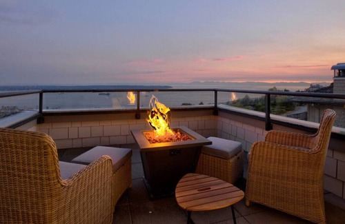 West Vancouver Casa | 2239 Lythe Crt.-Ehsan-U-17% · Immaculate West Vancouver Home - Amenities & Views