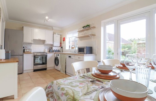 Halesworth Cabaña | 23 CHURCH FARM LANE, family friendly, with a garden in Halesworth