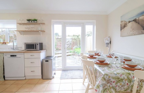 Halesworth Cabaña | 23 CHURCH FARM LANE, family friendly, with a garden in Halesworth