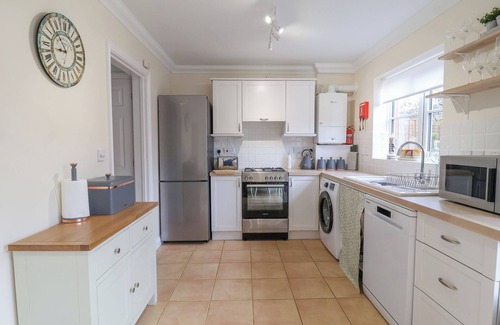 Halesworth Cabaña | 23 CHURCH FARM LANE, family friendly, with a garden in Halesworth