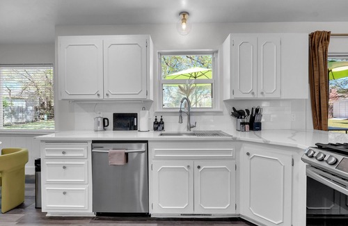 Tulsa Casa | 2300 sqft. Cozy Getaway w/ King Bed, Office & Fenced Backyard