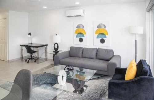 Jolly Harbour Apartamento | 232A Lower Level, South Finger, Jolly Harbour