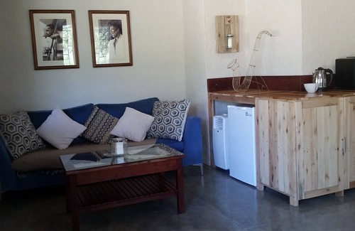Hoedspruit Casa | 24 Degrees Self-Catering