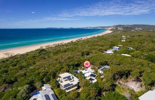 Rainbow Beach Casa | 24 Naiad Court - Rainbow Shores. Pool. Wifi. Walk to beach