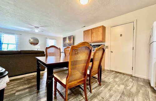 Monroe Casa | 240 Overbrook - NEW · Frank's funky and fashionable furnished home