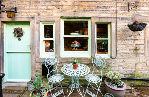 Honley Cabaña | 240 year old "Cottage Pie" 10 mins walk to the amazing Holmfirth with Log Burner